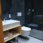 Mece Отель Тирана