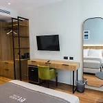 Mece Тирана
