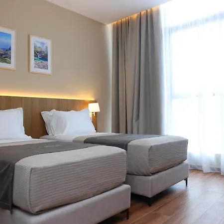 Hotell Mece 4*